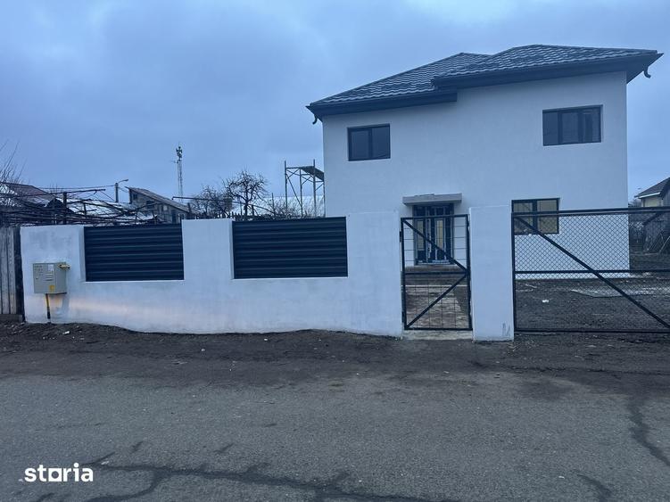 Casă cu 5 camere cu Teren 830 Mp în Exterior Vest