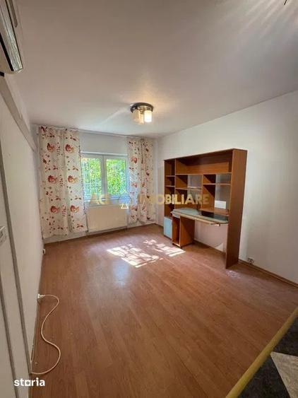 Apartament cu 4 camere, mobilat în Crângași