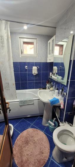 Apartament cu 3 camere decomandat în Craiter