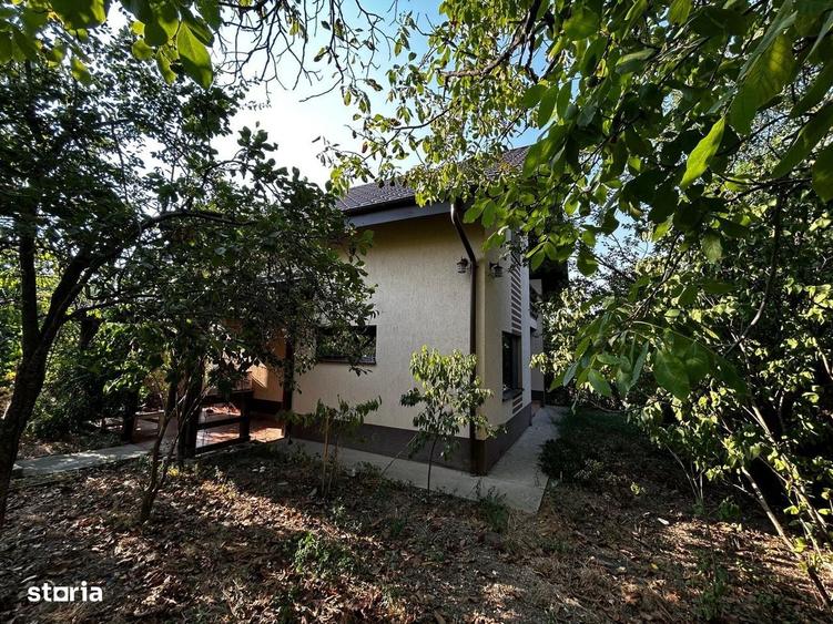 Casă cu 3 camere cu Teren 500 Mp în Uricani