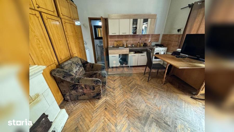 Apartament cu 3 camere semidecomandat în Andrei Mureșanu