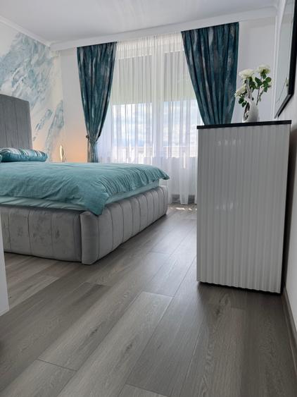 Apartament cu 3 camere decomandat în Exterior Vest