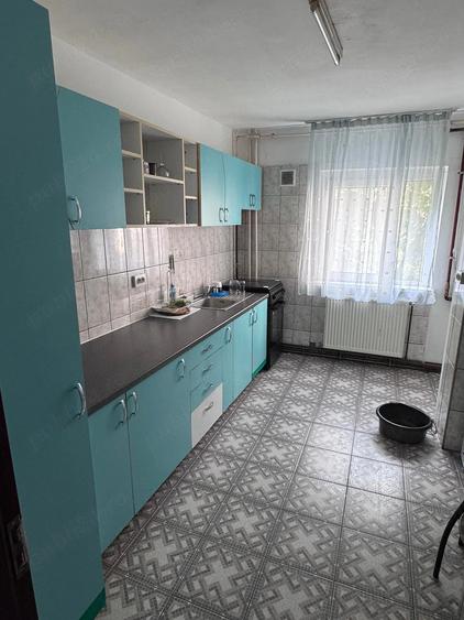 Inchiriez apartament 3 camere, decomandat - 6