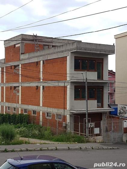 Casă cu 8 camere cu Teren 350 Mp în Central