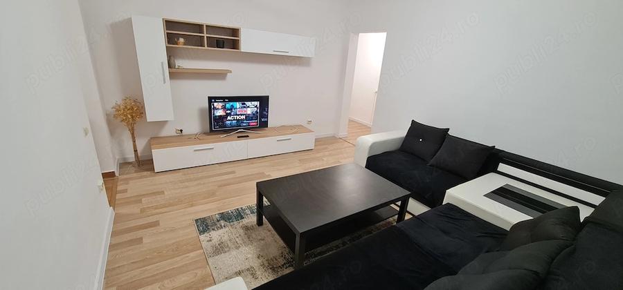 Apartament cu 3 camere semidecomandat în Gara de Nord