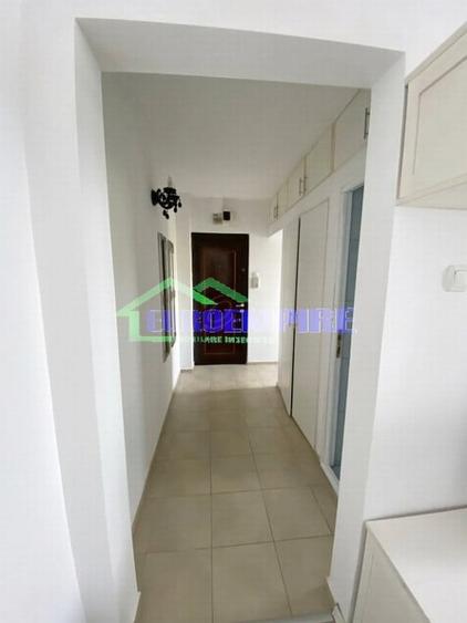 Apartament cu 2 camere semidecomandat în Casa de Cultură