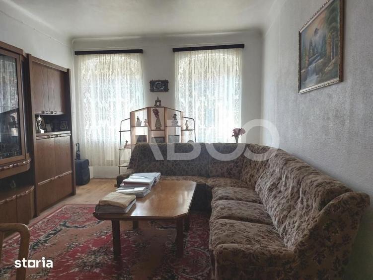 Apartament cu 3 camere decomandat în Central