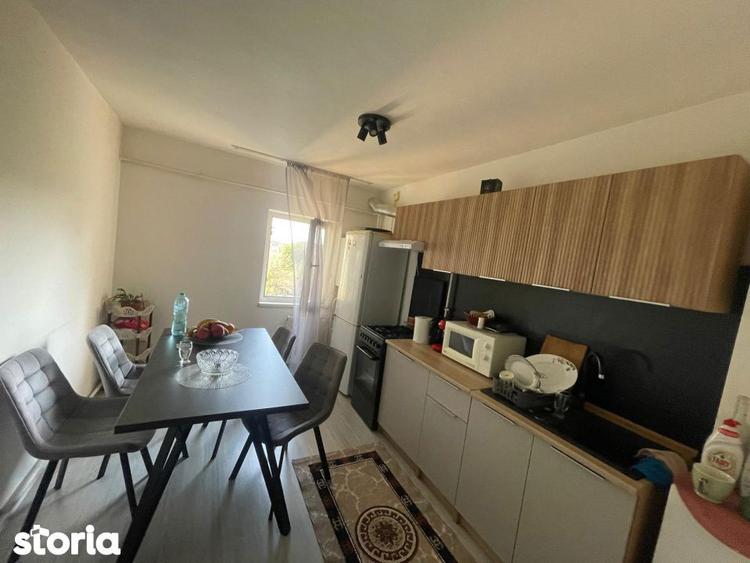 Apartament cu 3 camere în 1 Mai