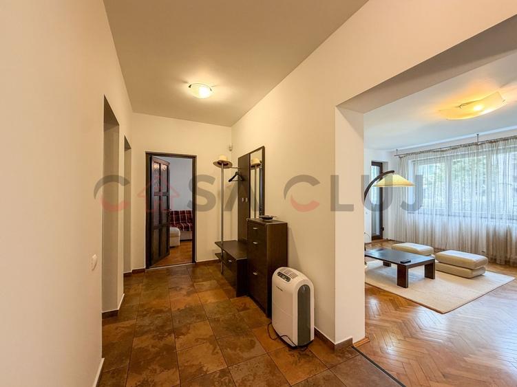 Apartament cu 3 camere decomandat, mobilat în Plopilor