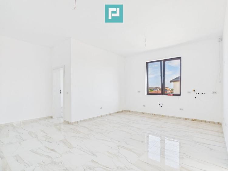 Duplex cu 6 camere cu Canalizare în Moșnița Veche