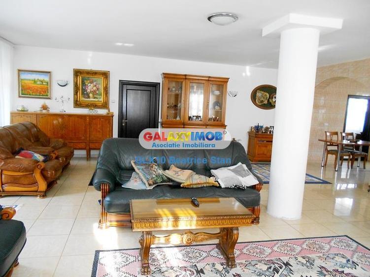 Casă cu 10 camere cu Garaj în Snagov