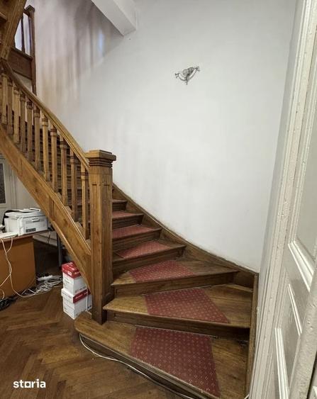 Casă cu 8 camere cu Teren 150 Mp în Cișmigiu