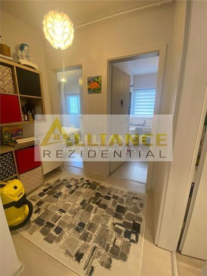 Apartament cu 3 camere decomandat în Berceni