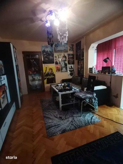 Apartament cu 3 camere semidecomandat, mobilat în Circumvalațiunii