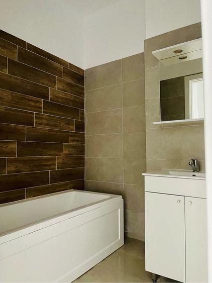 Apartament cu 2 camere decomandat în Titan