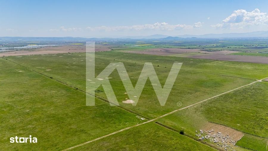 Teren de 4700 mp, în Central
