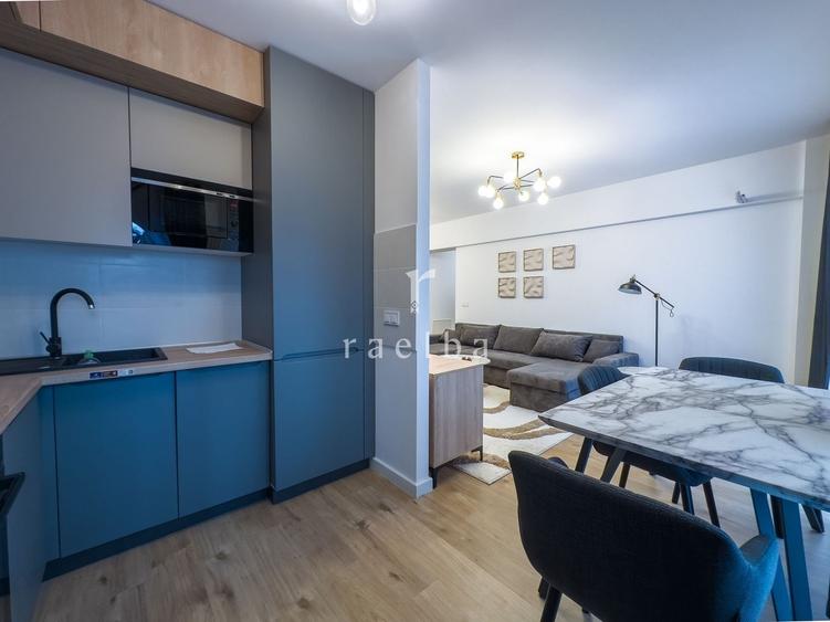 Apartament cu 3 camere semidecomandat, mobilat în Pipera