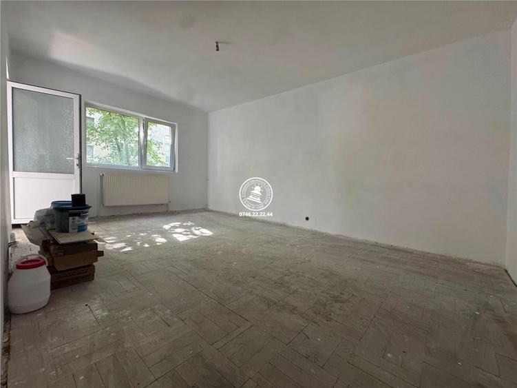 Apartament cu 3 camere decomandat în Cug