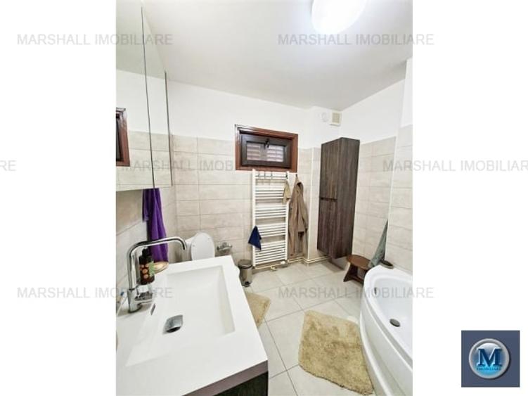 Casă cu 9 camere cu Piscina în Puchenii Mari