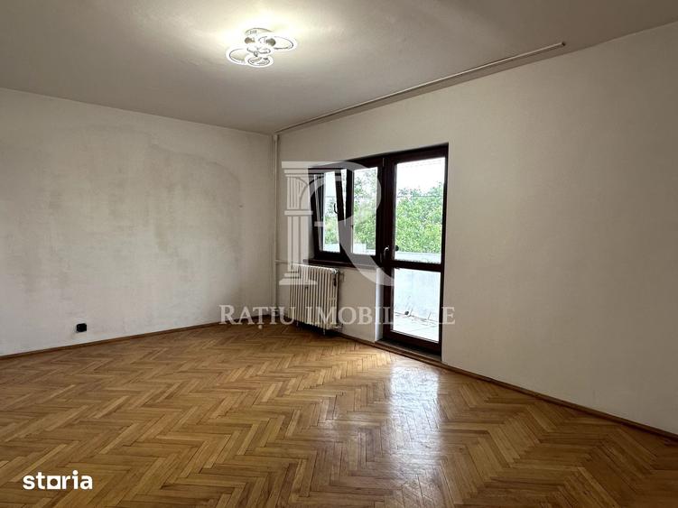 Apartament cu 3 camere decomandat în Cantemir