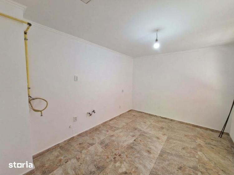 Casă cu 3 camere cu Teren 1712 Mp în Biharia