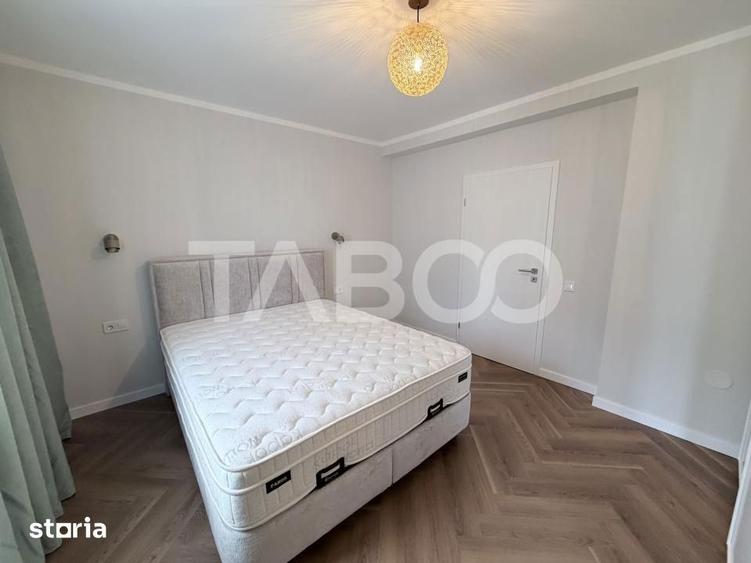 Apartament cu 3 camere decomandat în Cristian
