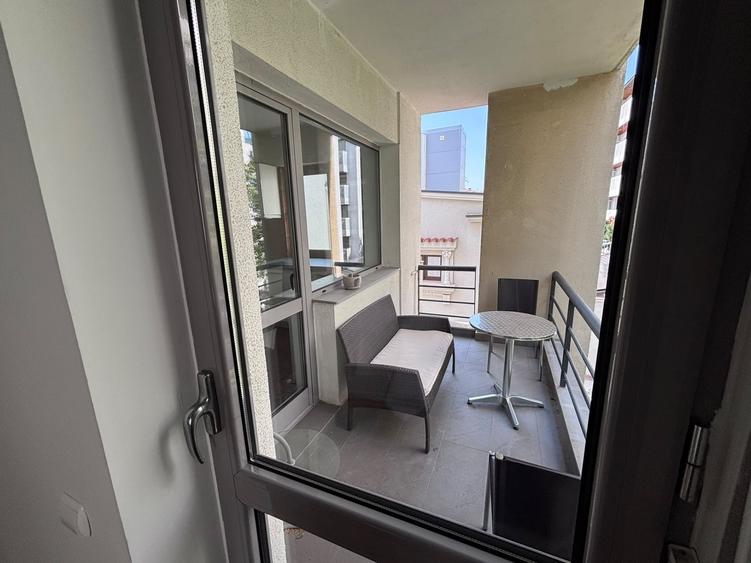 Apartament cu 4 camere decomandat, mobilat în Dorobanți