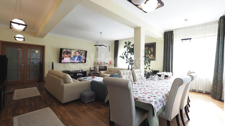 Duplex cu 8 camere cu Canalizare în Pipera