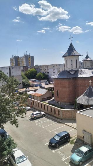 Apartament cu 2 camere semidecomandat în Tineretului