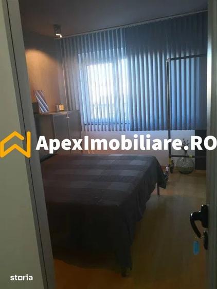 Apartament cu 3 camere decomandat în Gara de Nord