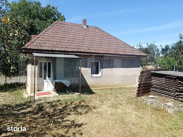 Casă cu 2 camere cu Teren 2200 Mp în Ardusat