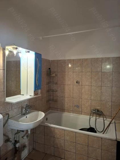 Apartament cu 2 camere semidecomandat în Ostroveni