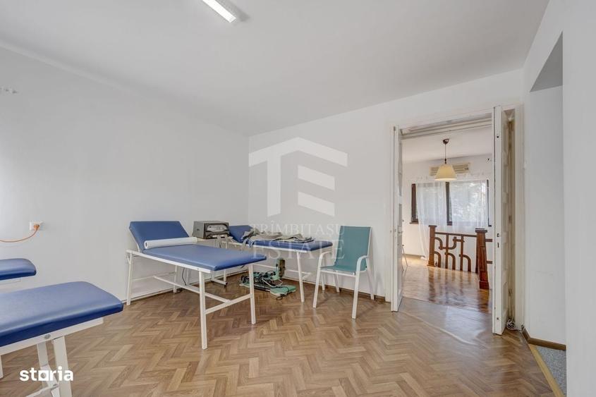 Casă cu 4 camere în Central