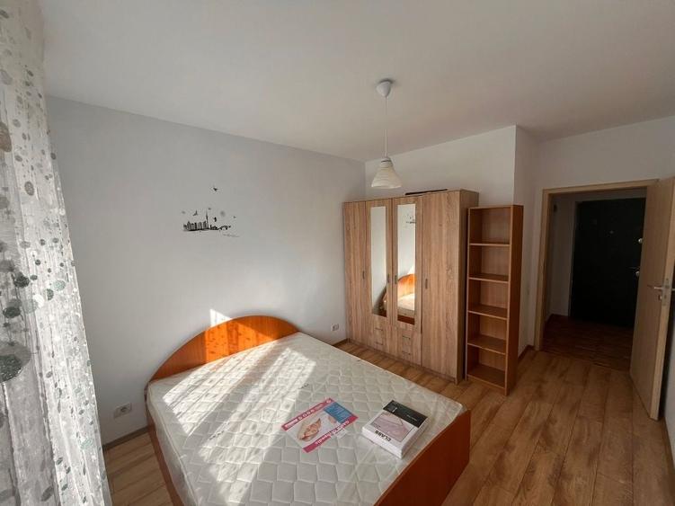 Apartament cu 2 camere decomandat în Roșu
