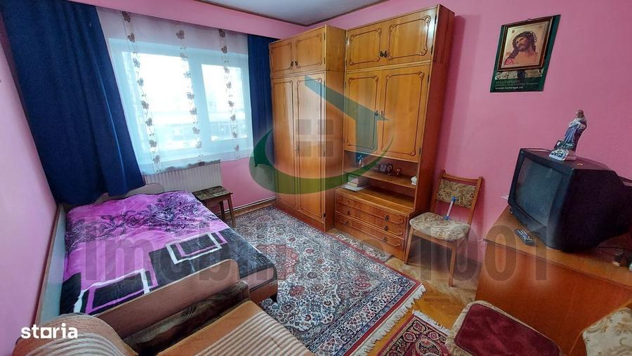 Apartament cu 4 camere decomandat în Republicii