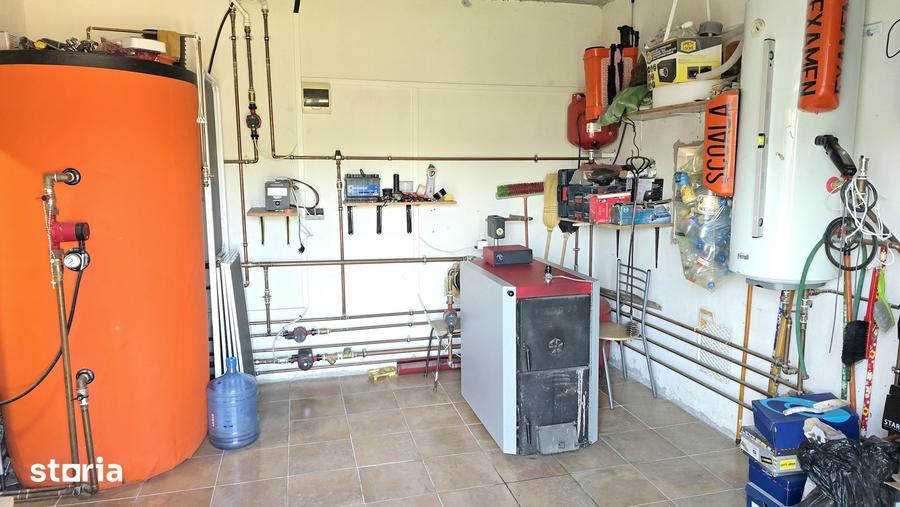 Casă cu 5 camere cu Teren 1054 Mp în Zăvoi