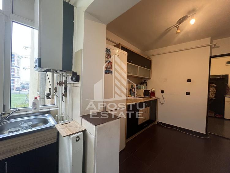 Apartament cu 3 camere decomandat, mobilat în Soarelui