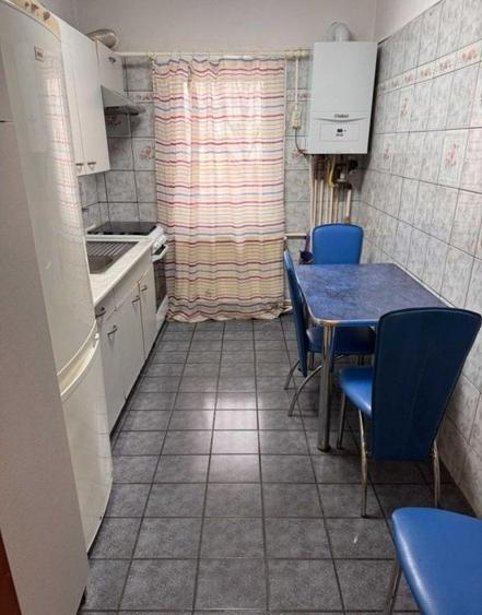 Apartament cu 3 camere, mobilat în Valea Aurie