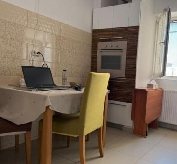 Apartament cu 3 camere decomandat în Dristor
