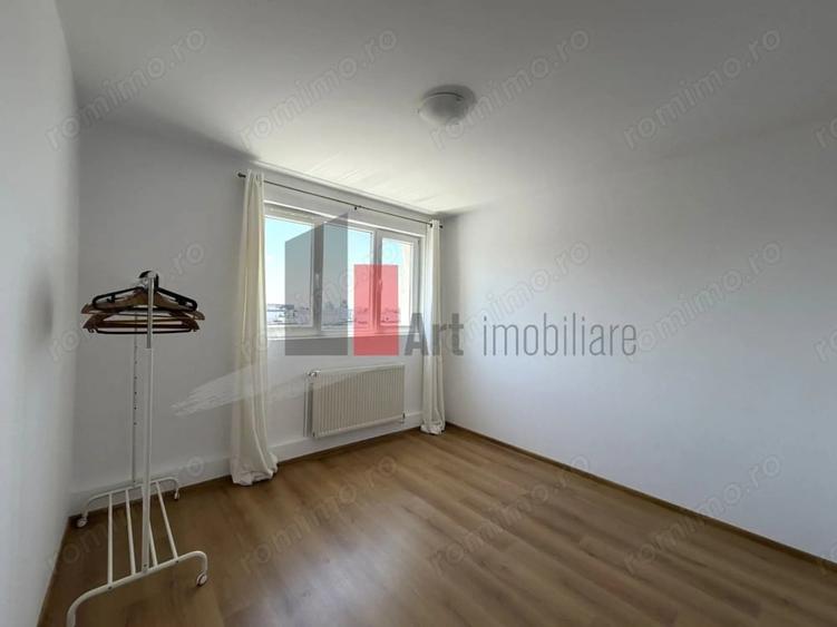 Apartament cu 3 camere decomandat în Dristor