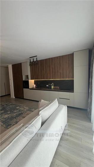 Apartament cu 2 camere decomandat în Baza 3