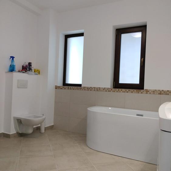Casă individuală cu 5 camere cu Garaj în Afumați