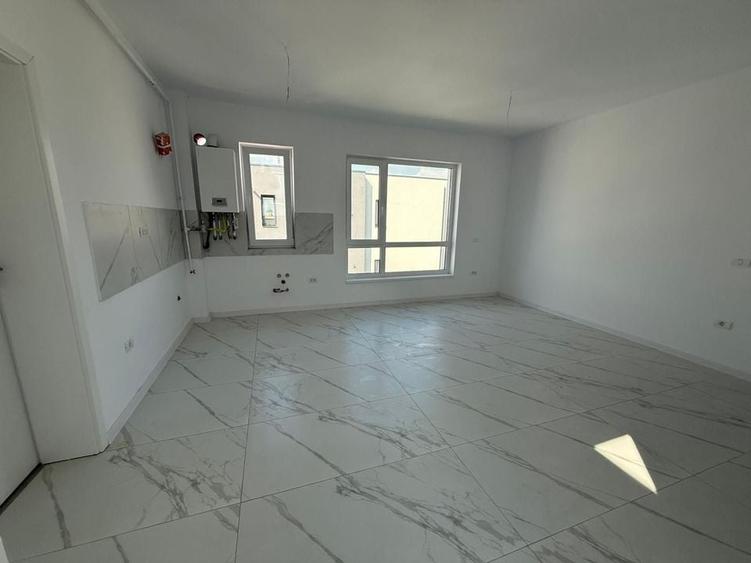 Apartament cu 3 camere semidecomandat în Braytim