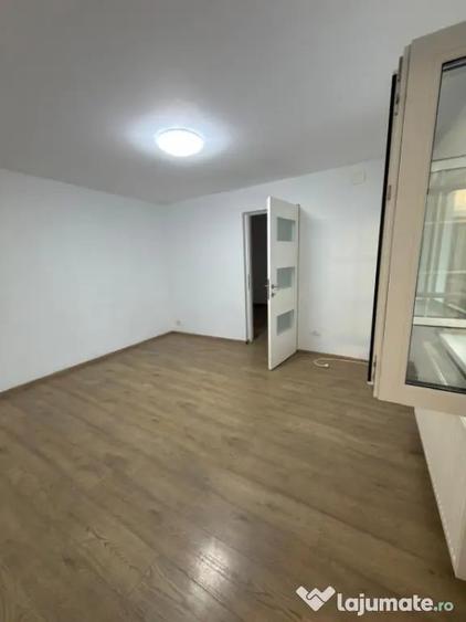 Casă cu 3 camere cu Teren 300 Mp în Delfinariu