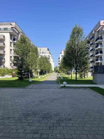 Apartament cu 3 camere semidecomandat în Domenii