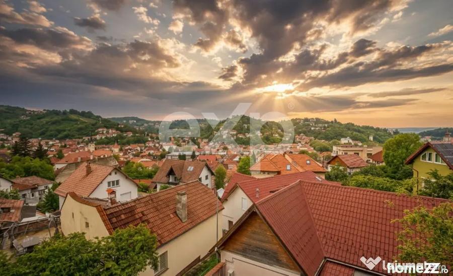 Casă cu 5 camere cu Teren 355 Mp în Schei