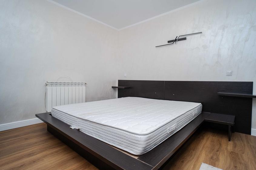 Apartament cu 3 camere decomandat, mobilat în Central