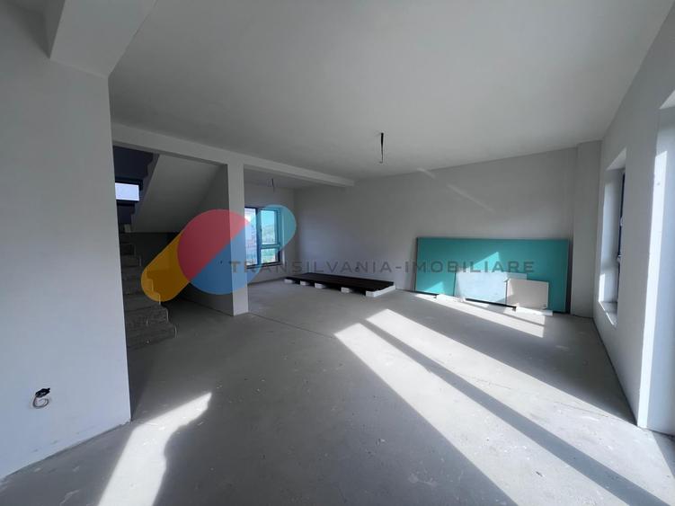 Duplex cu 4 camere cu Canalizare în Dezmir