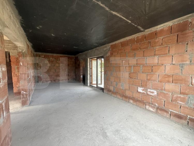 Casă individuală cu 3 camere cu Canalizare în Gura Vulcanei