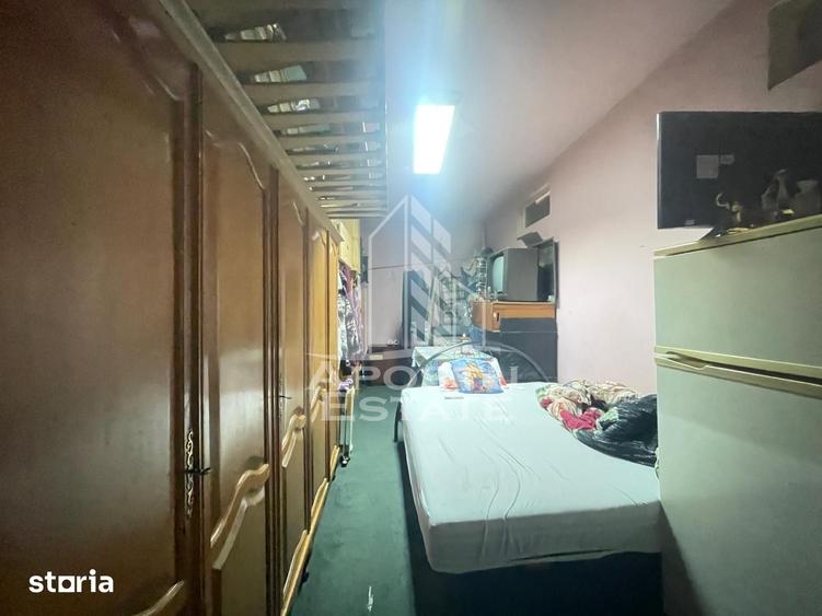 Casă cu 6 camere cu Teren 1246 Mp în Pârneava